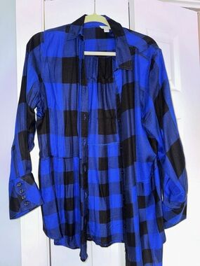 Cato Blue and Black Plaid Women's Button-Down Shirt